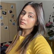 una studentessa Offre le lezioni d ’inglese online